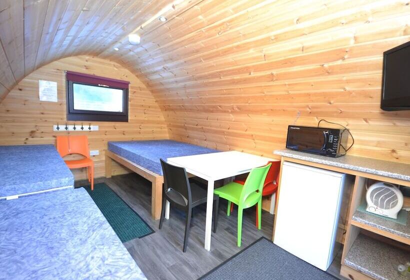 فندق Blackwater Glamping Pods