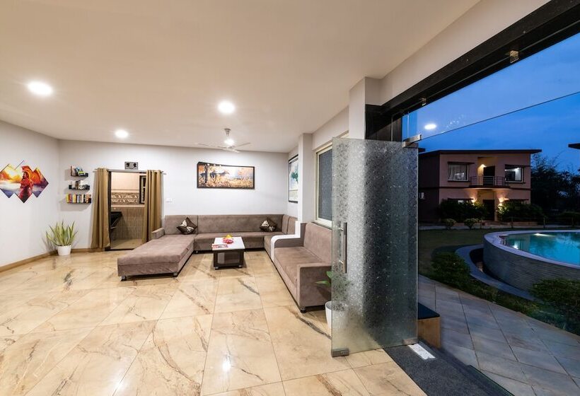 בית מלון כפרי Goldmark Resort Churna In Satpura National Park