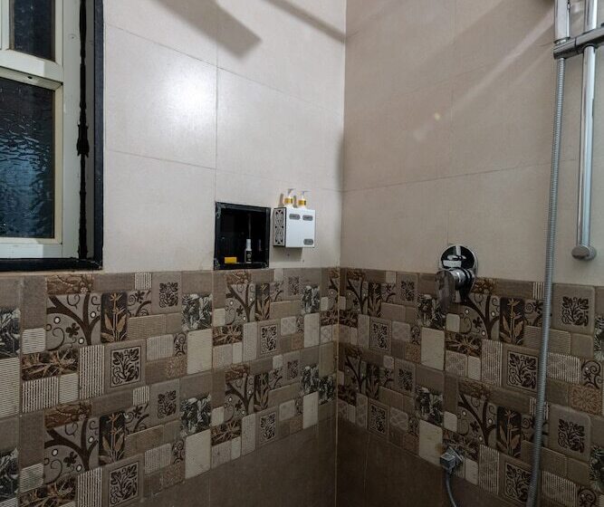 בית מלון כפרי Goldmark Resort Churna In Satpura National Park