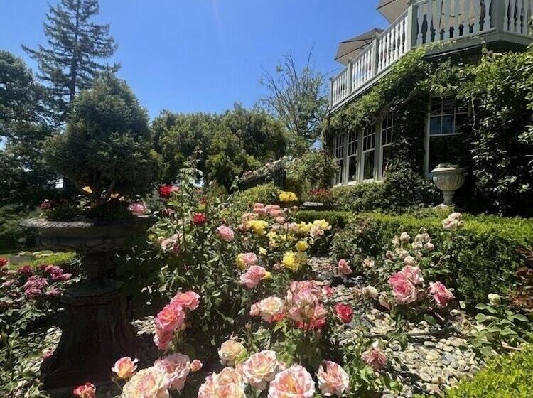 בית מלון כפרי The Inn On Knowles Hill