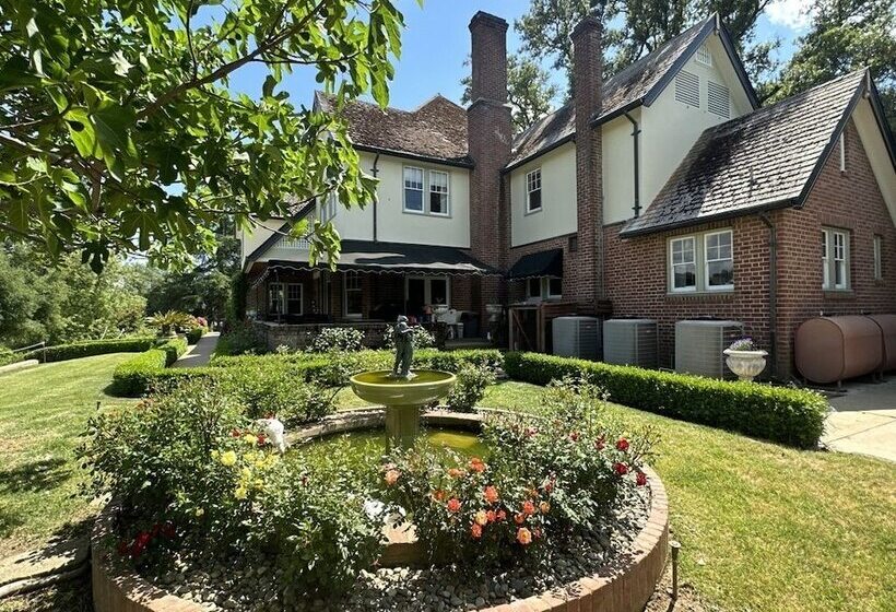 בית מלון כפרי The Inn On Knowles Hill