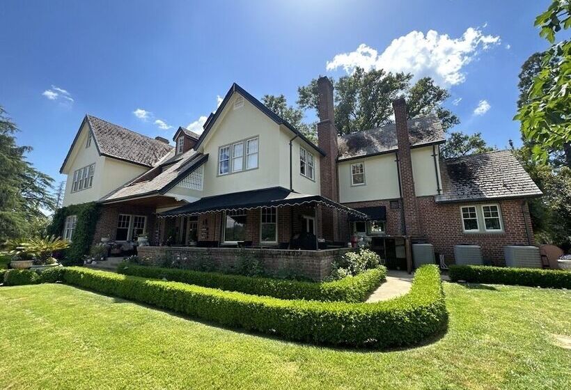 בית מלון כפרי The Inn On Knowles Hill