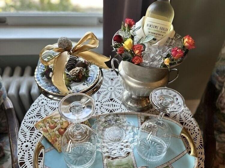 בית מלון כפרי The Inn On Knowles Hill