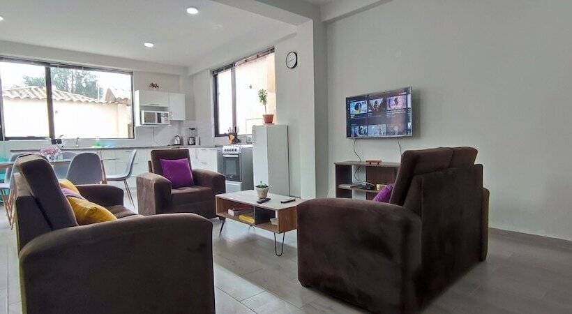 هتل La Casa De Las Flores