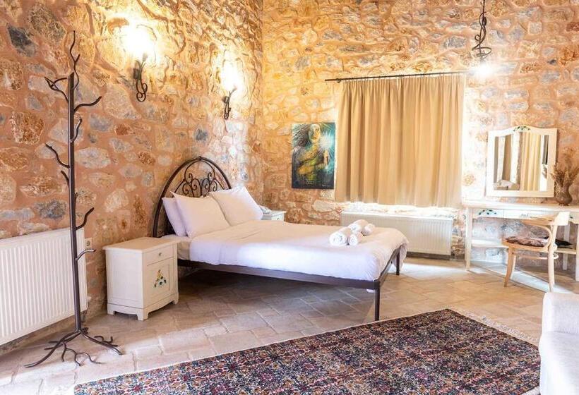 בית מלון כפרי Lithea Mountain Resort