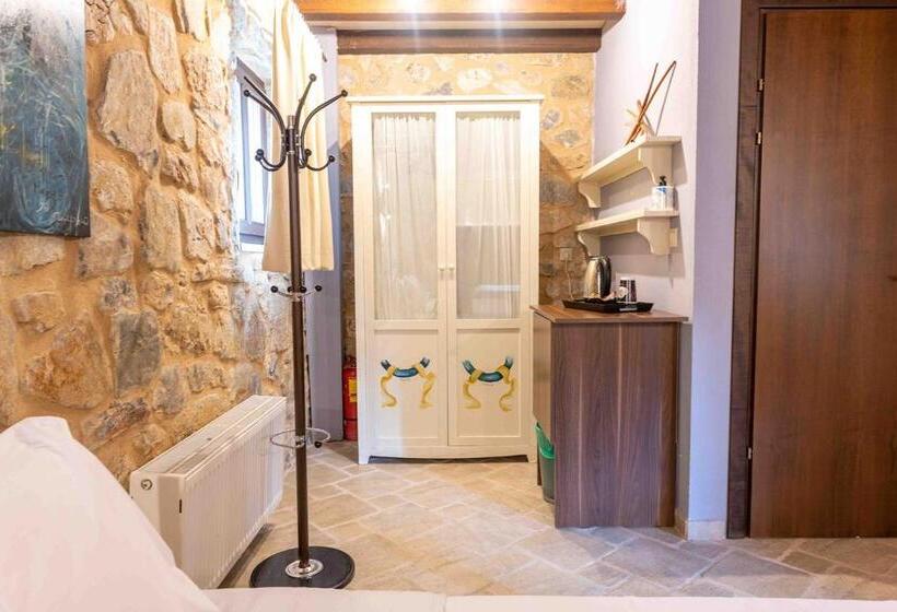 בית מלון כפרי Lithea Mountain Resort