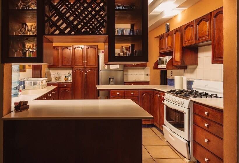 فندق Loli's Place