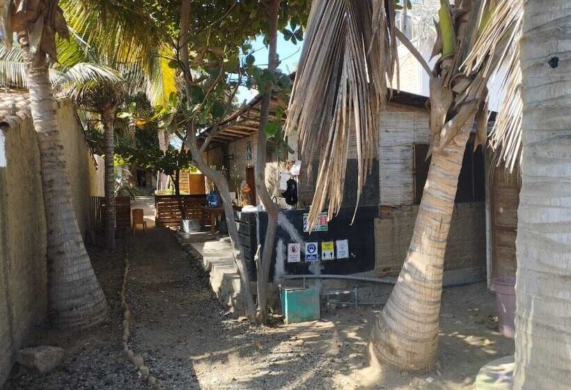 Отель Los Almendros Mancora