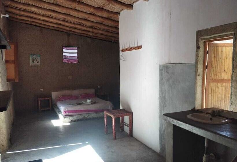 Отель Los Almendros Mancora