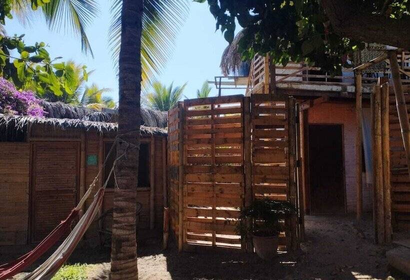 Отель Los Almendros Mancora