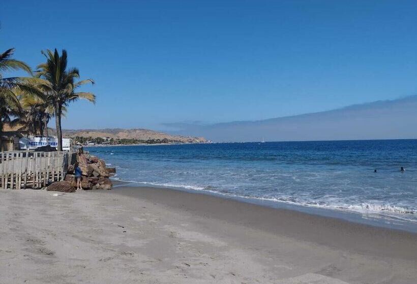 Отель Los Almendros Mancora