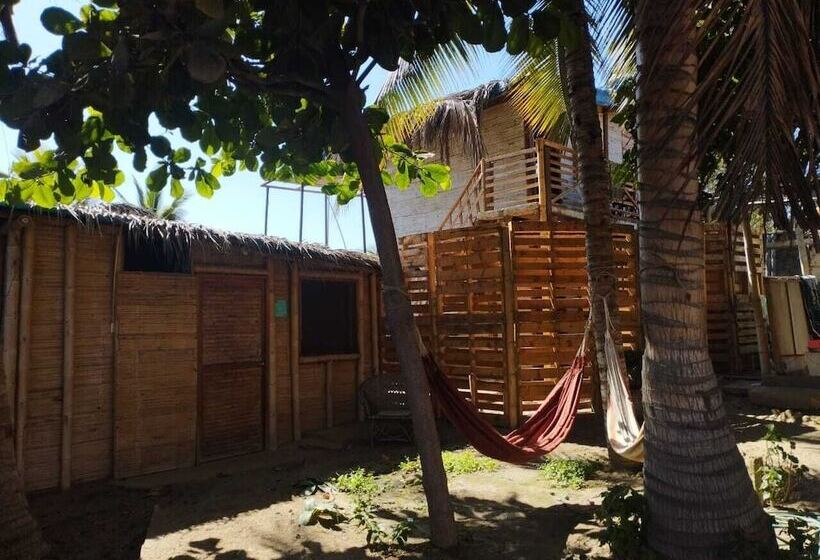 Отель Los Almendros Mancora