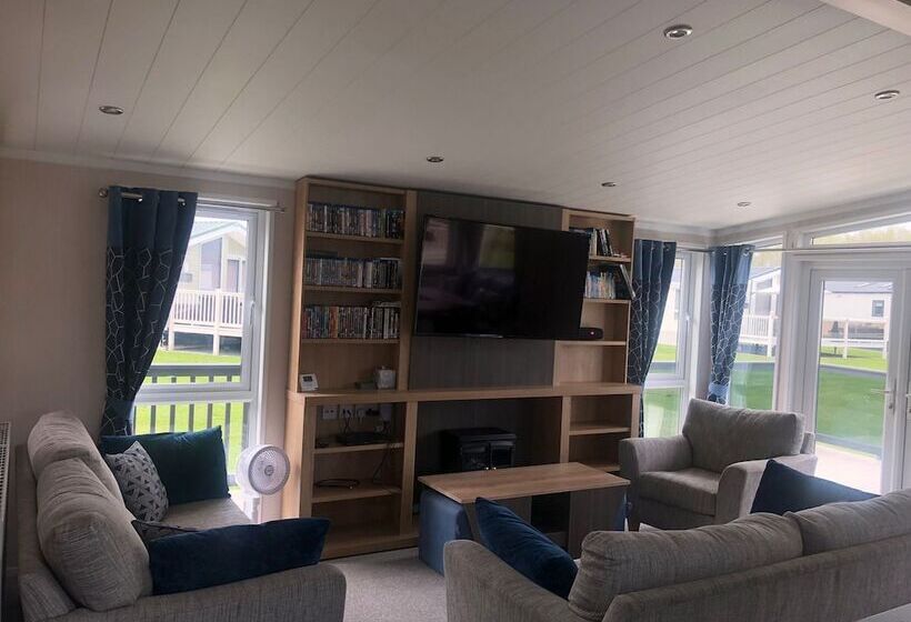 בית מלון כפרי Lovely 3 Bed Lodge Near Beautiful Cartmel