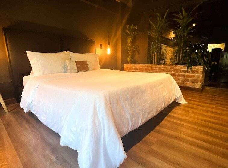 בית מלון כפרי Mystic Luxury Lofts