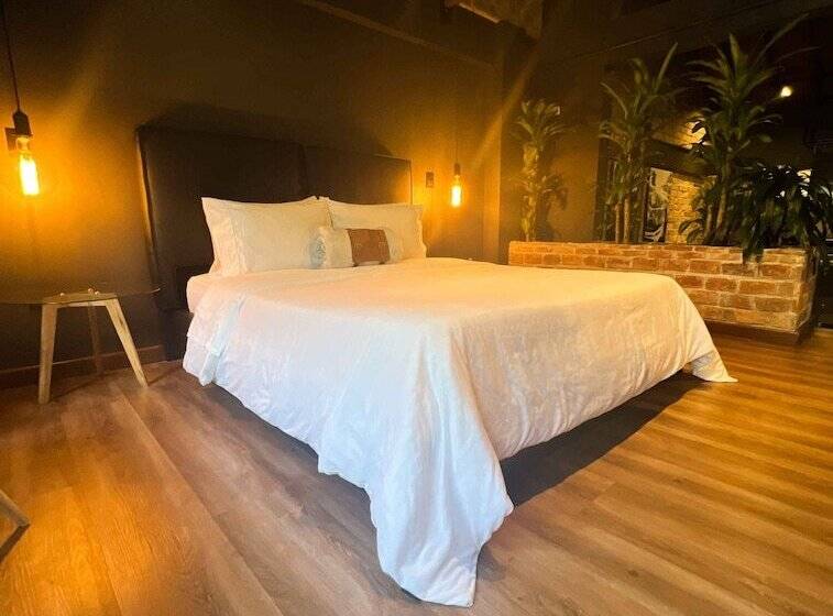 בית מלון כפרי Mystic Luxury Lofts