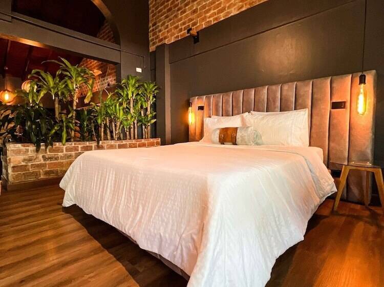 בית מלון כפרי Mystic Luxury Lofts