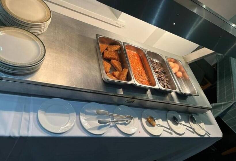 Отель Eastbourne Lodge