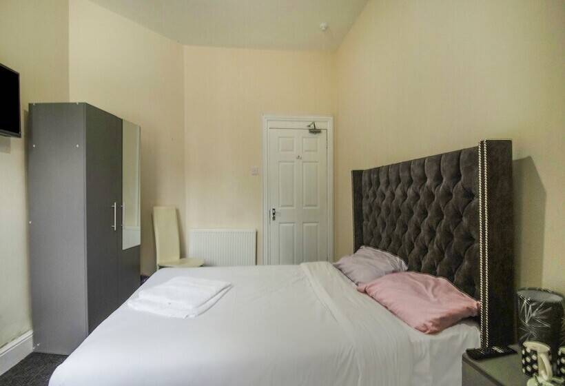 Отель Eastbourne Lodge