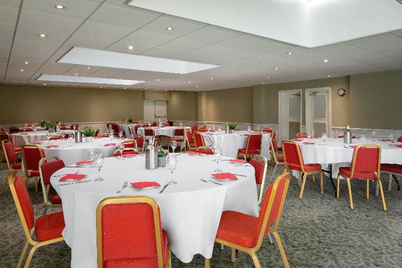 فندق Ramada By Wyndham Cheltenham