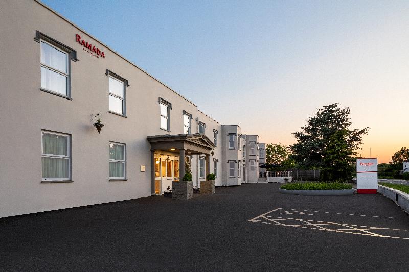 فندق Ramada By Wyndham Cheltenham