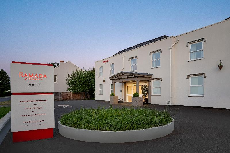 فندق Ramada By Wyndham Cheltenham