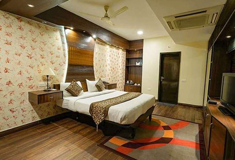 Fabhotel Sapphire