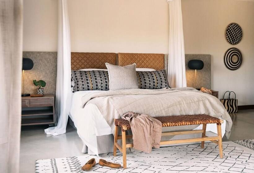 Отель Simbavati Homestead