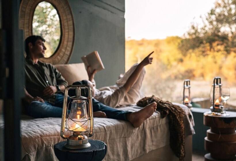 Отель Simbavati Homestead