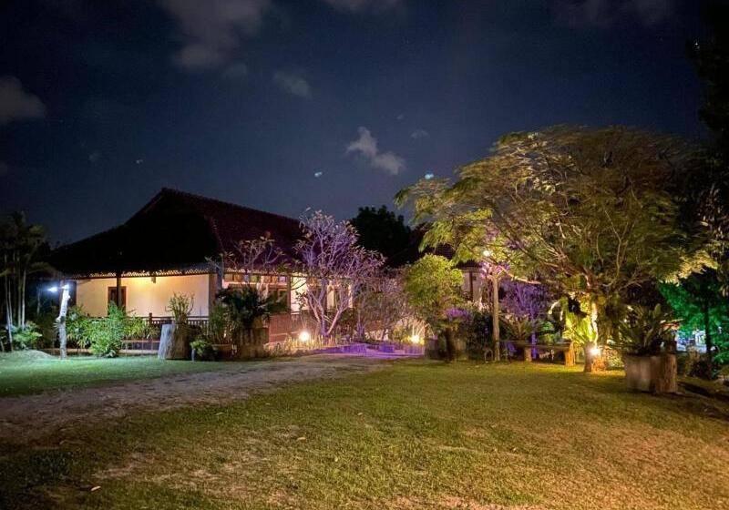 فندق Singgahsana Villa By Zuzu
