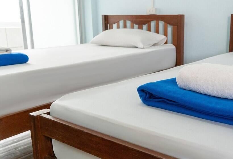 בית מלון כפרי Slumber Party Hikaduwa