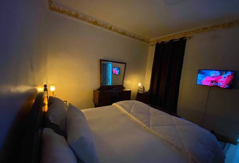 בית מלון כפרי Sphinx Safari