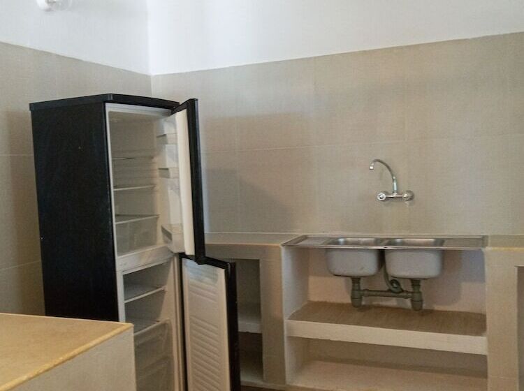 בית מלון כפרי Sunrise Beach Villa