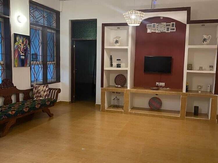 فندق Sunrise Beach Villa