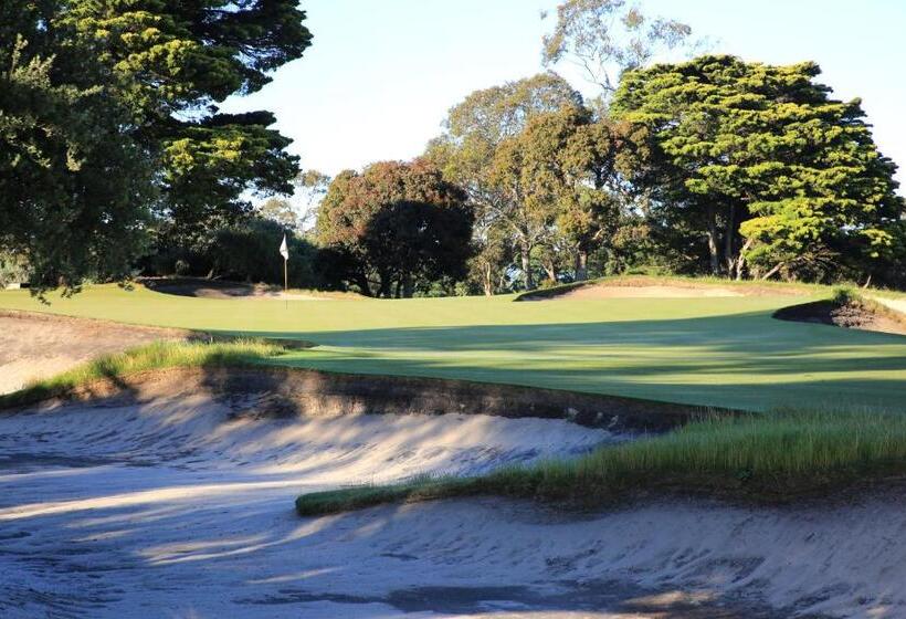 هتل The Victoria Golf Club