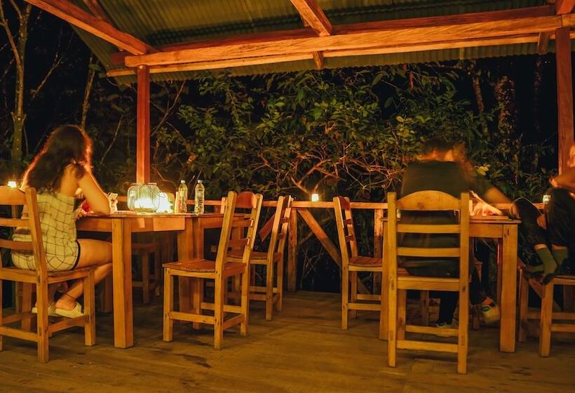 호텔 Tigrillo Rio Claroby Loscoloresecoparque