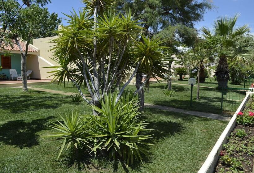 Отель Villaggio Le Palatine