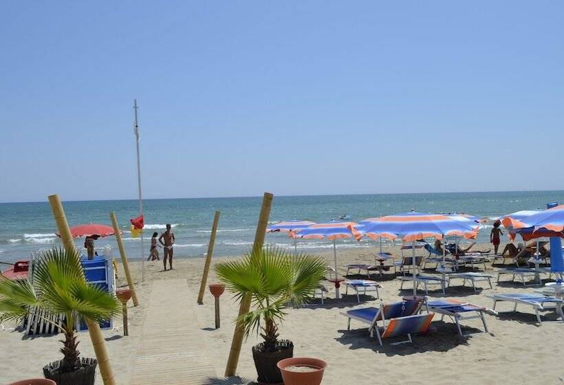 Отель Villaggio Le Palatine