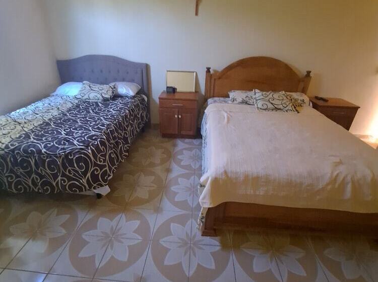 فندق Y Restaurante Mariana