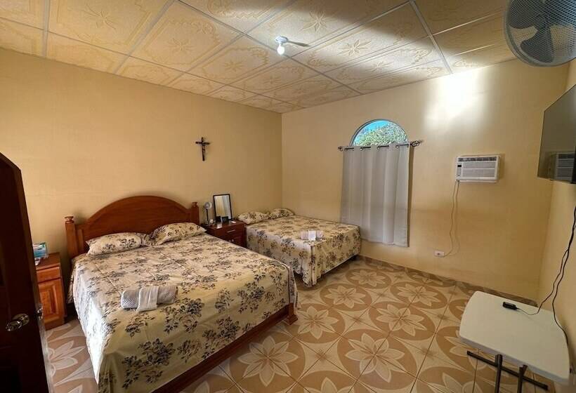 فندق Y Restaurante Mariana