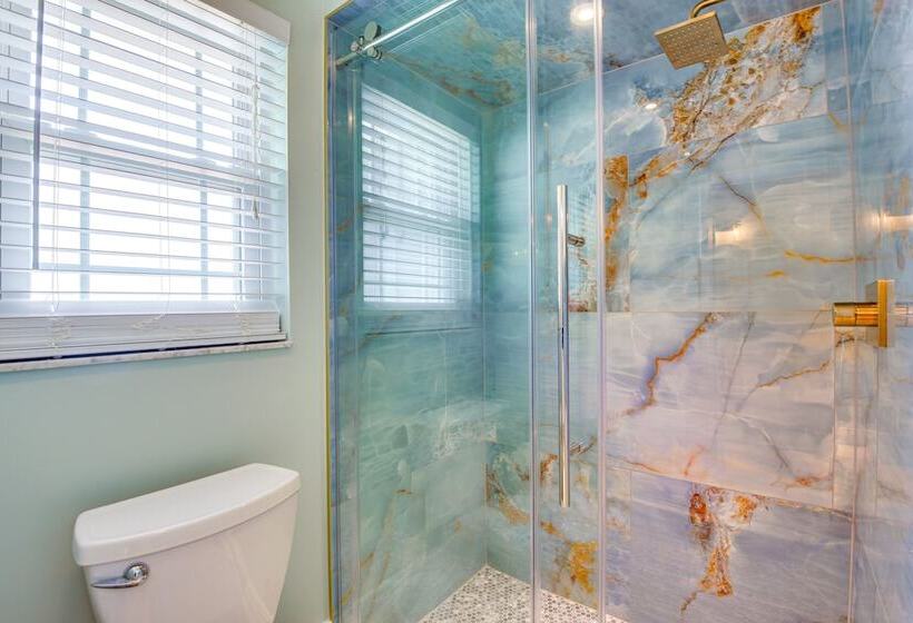 6 Mi To Beach, Beach Gear: Idyllic Bradenton Home