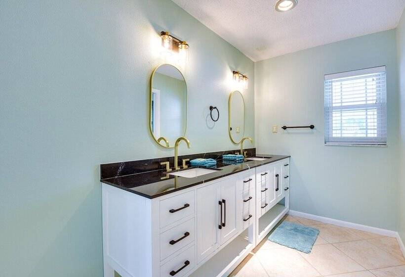 6 Mi To Beach, Beach Gear: Idyllic Bradenton Home