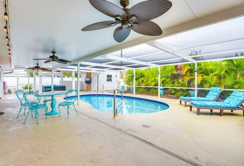 6 Mi To Beach, Beach Gear: Idyllic Bradenton Home