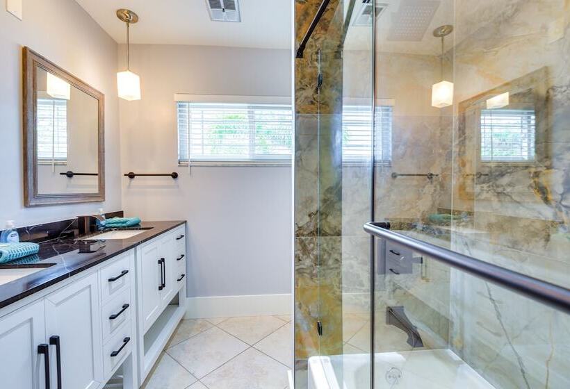 6 Mi To Beach, Beach Gear: Idyllic Bradenton Home