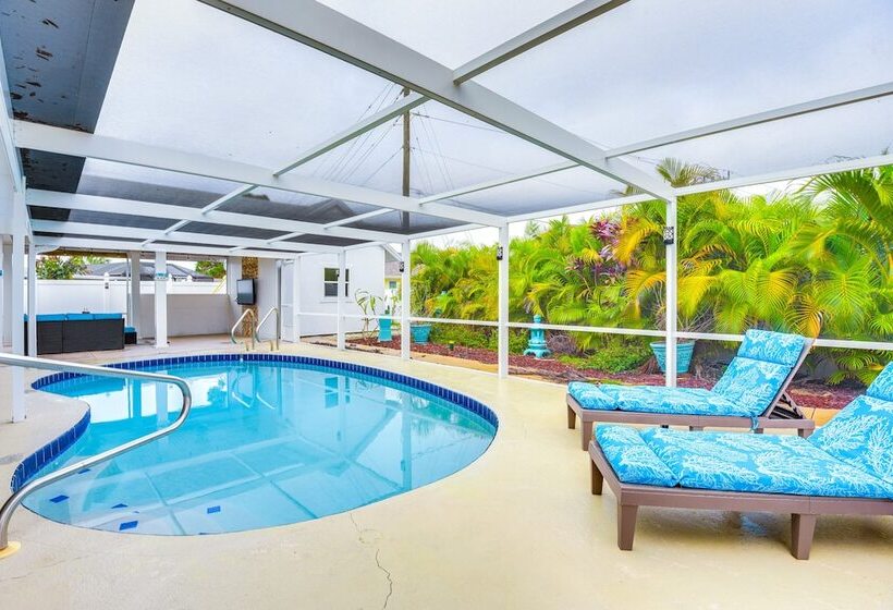 6 Mi To Beach, Beach Gear: Idyllic Bradenton Home