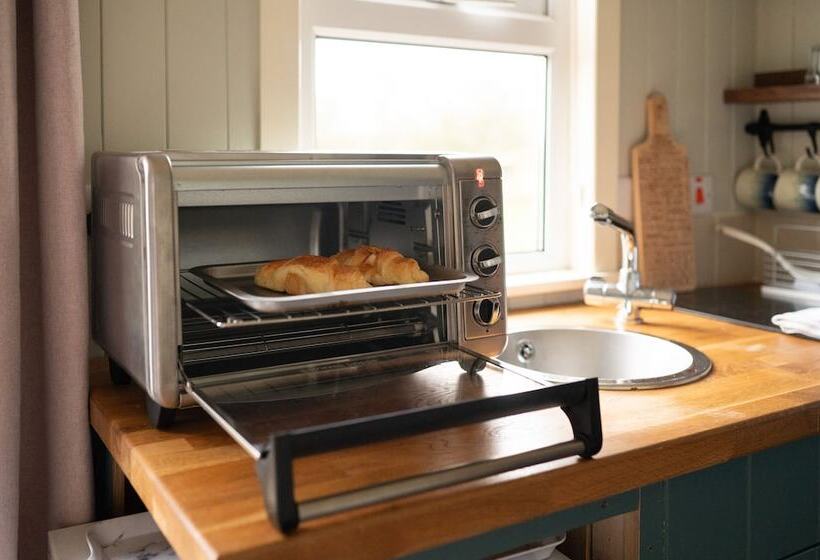 Shepherds Hut Near Gortin Omagh