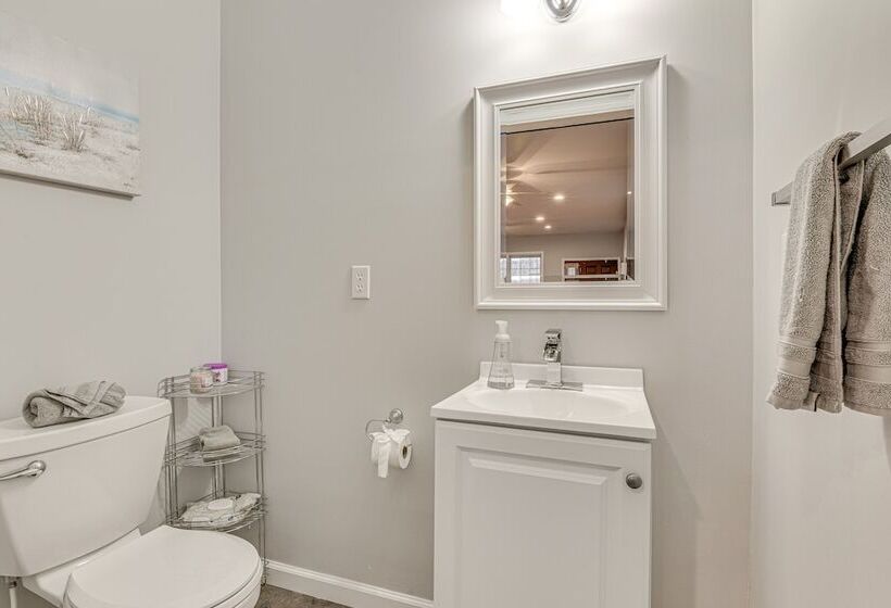 Indianapolis Home W/ Fire Pit: 3 Mi To Downtown!