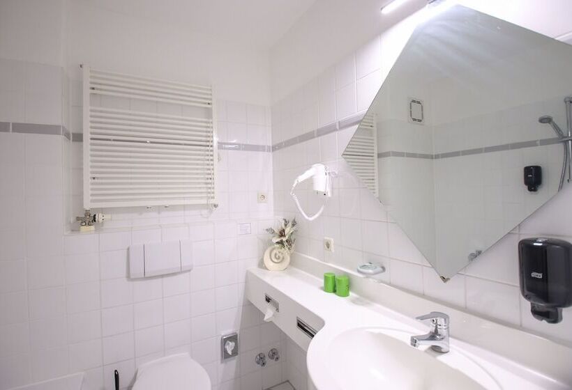 Inselhotel Kleiner Bodden