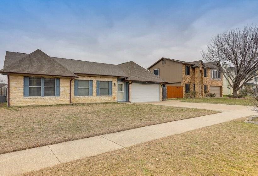 Killeen Home W/ Sunroom ~ 8 Mi To Fort Cavazos!