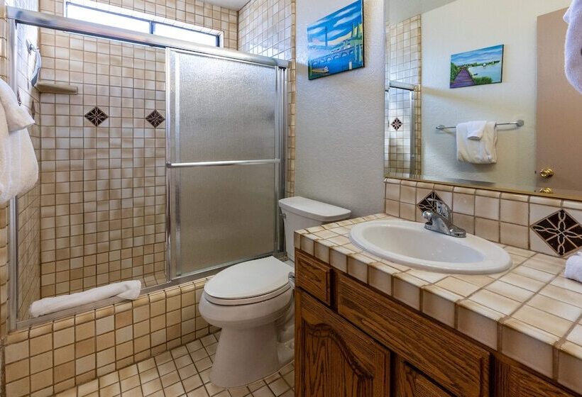 Secluded 3 Bdr Home Steps To Beach