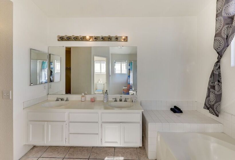 Lake Elsinore Home W/ Pool   44 Mi To Disneyland!